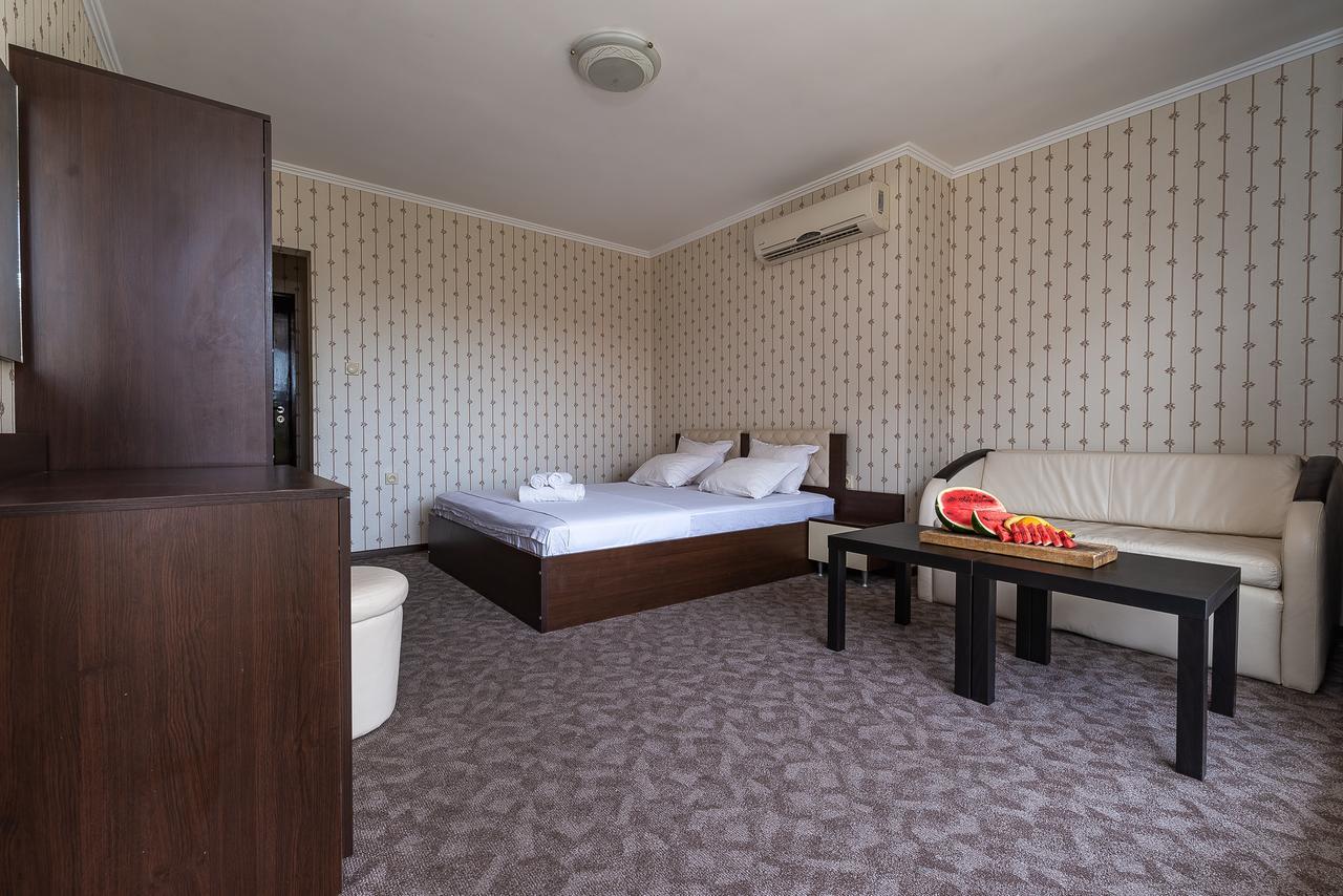 Guest House Saint Apostol เนเซบาร์ ภายนอก รูปภาพ