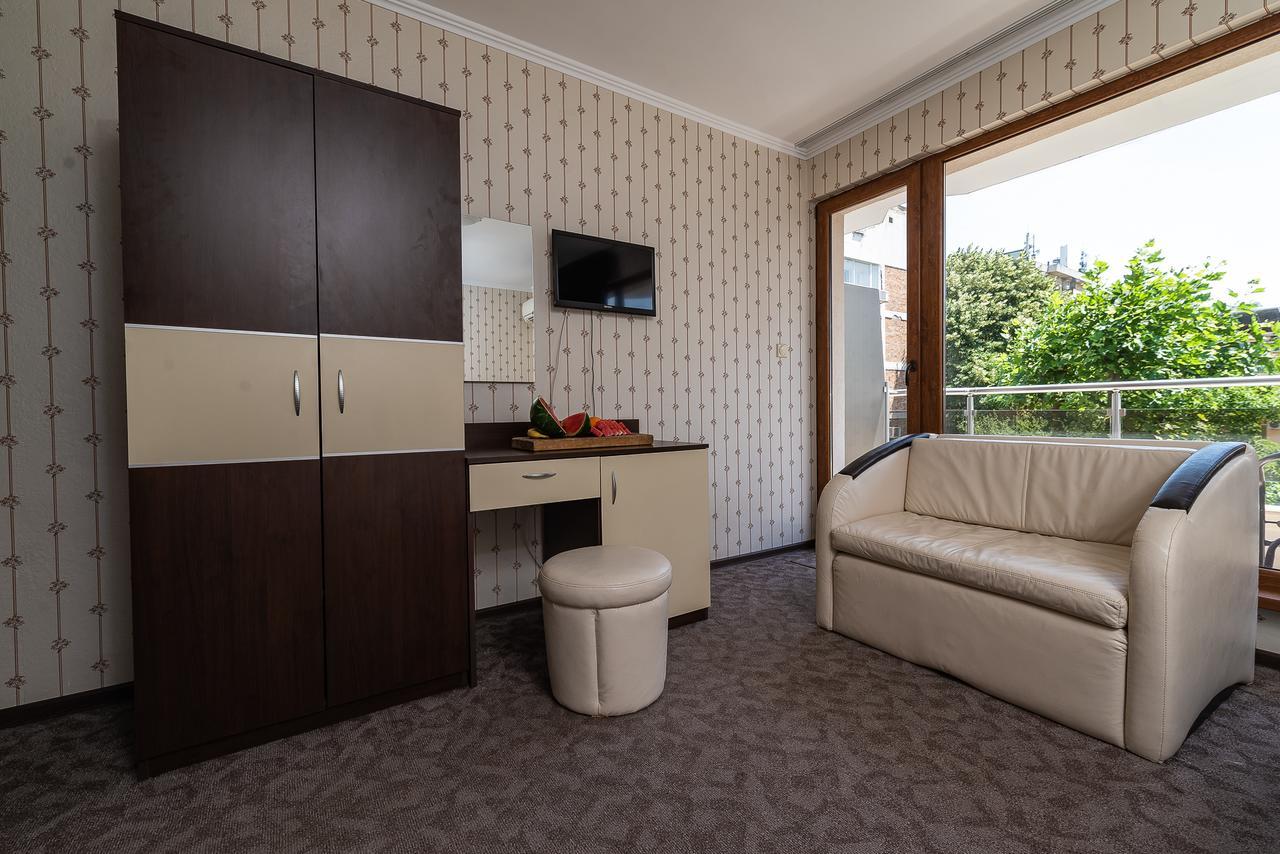 Guest House Saint Apostol เนเซบาร์ ภายนอก รูปภาพ